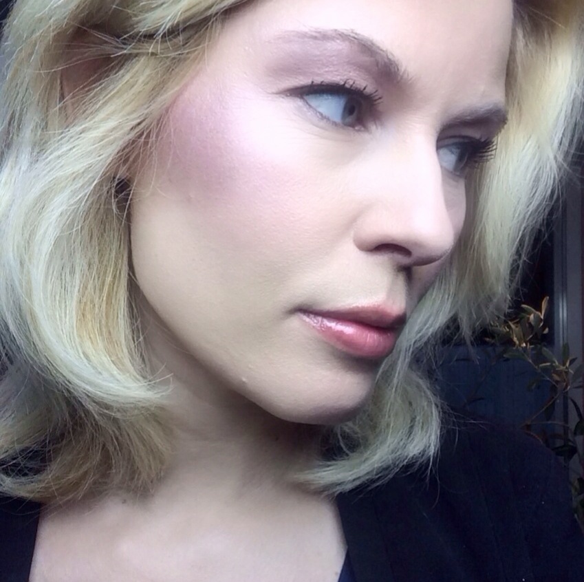 Makeup Revolution Vivid Baked Highlighter Peach Lights - Beautybyfrieda