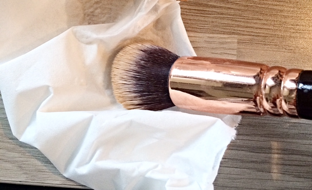 How to cleaning makeup brushes