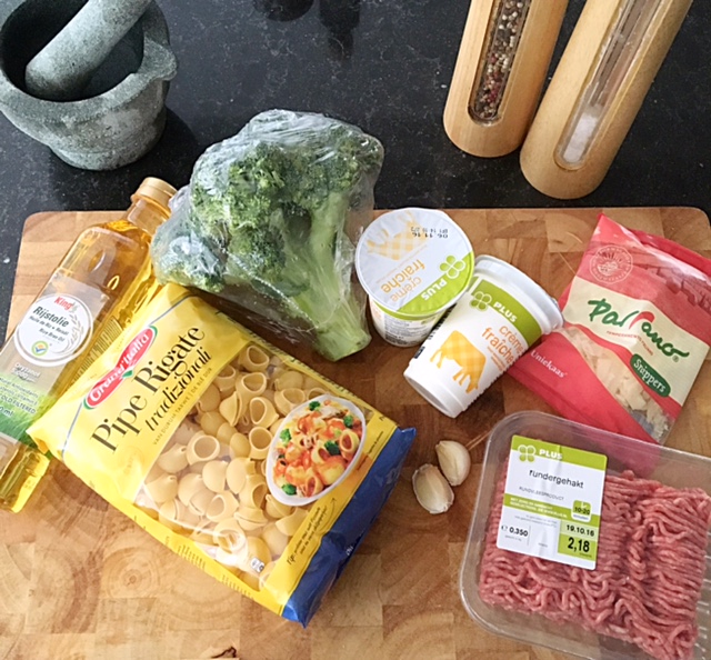 Creamy Pasta with Broccoli and Minced Beef
