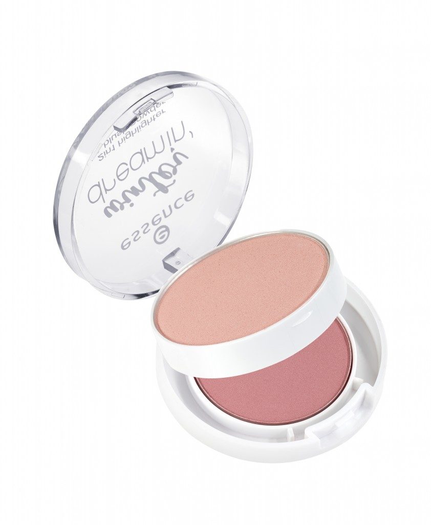 Essence Winter Dreamin 2 in 1 Highlighter & Blush Powder